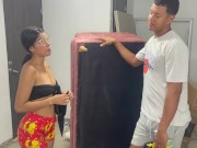 Chica latina me pide que la folle duro a cambio de renovar su departamento