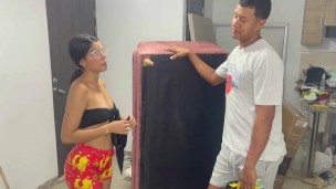 Chica latina me pide que la folle duro a cambio de renovar su departamento