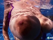 Two Big Tit Sexy Models Go Skinny Dipping Together 13/16