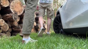 Two guys on the road urgently need to pee