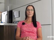 Ersties - Alice hat analen Spaß mit ihrem Dildo 5/16