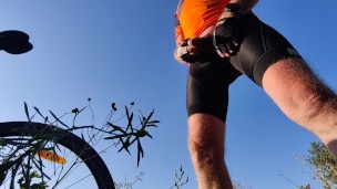 Cyclist's pissing. Compilation.