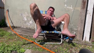No quintal de casa com muito tesão