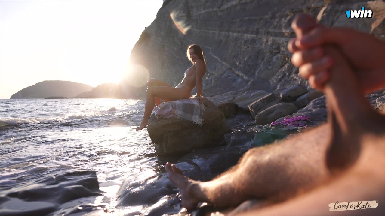 DICK FLASH on a nudist beach: Stranger caught me jerking ...