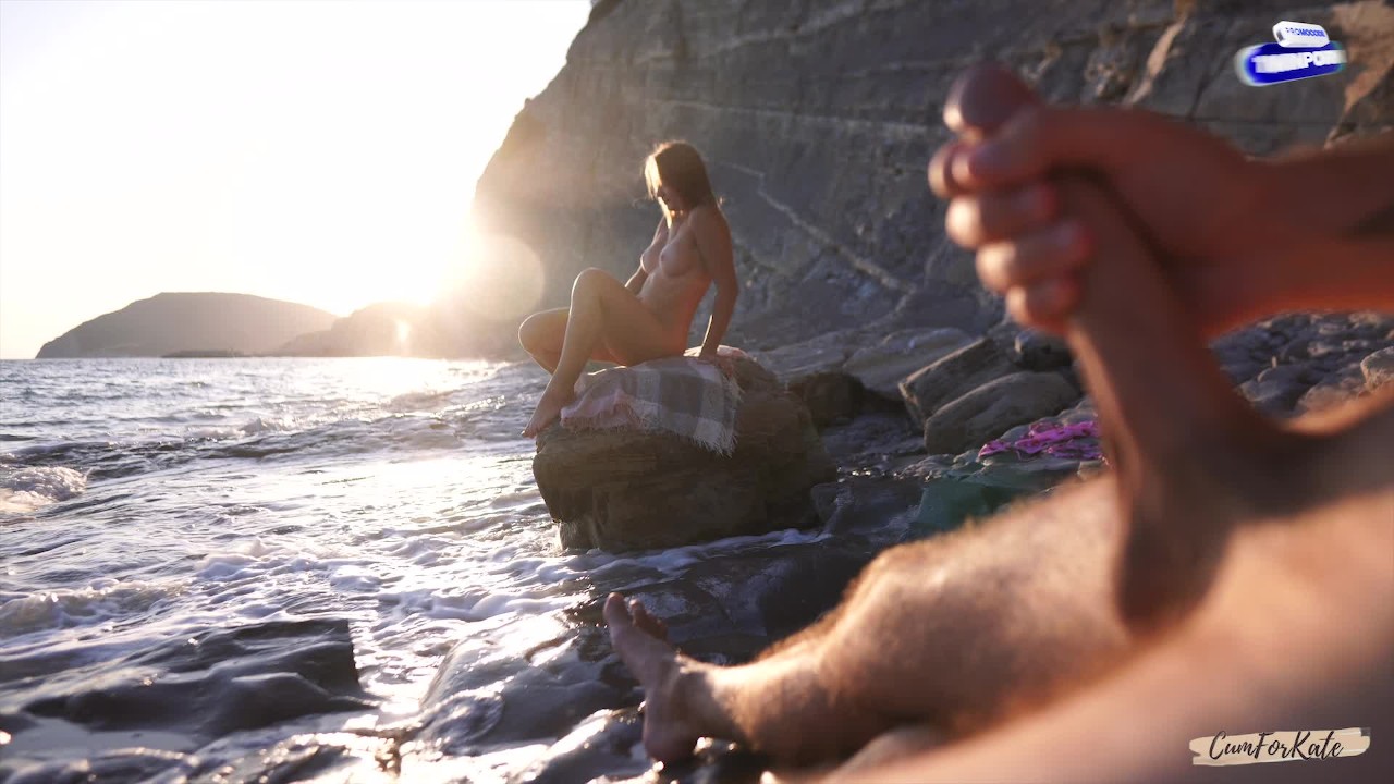 DICK FLASH on a nudist beach: Stranger caught me jerking ...