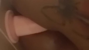 Jarinthzi sehace sexo anal con consolador