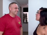 I fuck the Wife's best friend meanwhile my friend was working out in the gym 2/16