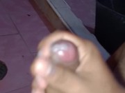 Mi chica no tiene sexo conmigo y me la jalo en el baño 14/16