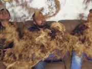 MILF venezolana disfruta de 2 vergas peruanas 1/16