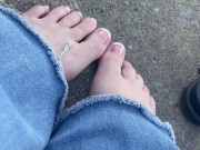 Sexy teen spreading her toes for you 10/16