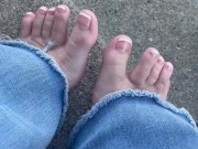 Sexy teen spreading her toes for you 3/16