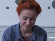 Ersties - Süße Frieda reitet laut stöhnend auf Dildo 15/16