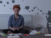 Ersties - Süße Frieda reitet laut stöhnend auf Dildo 9/16