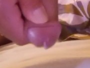 pepito branle sa petite bite pour une belle giclée. masturbation, orgasme, ejaculation, sperm 15/16