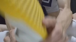M男向け！？女装した男の娘が上履きと白ハイソックスで足コキしてみた！