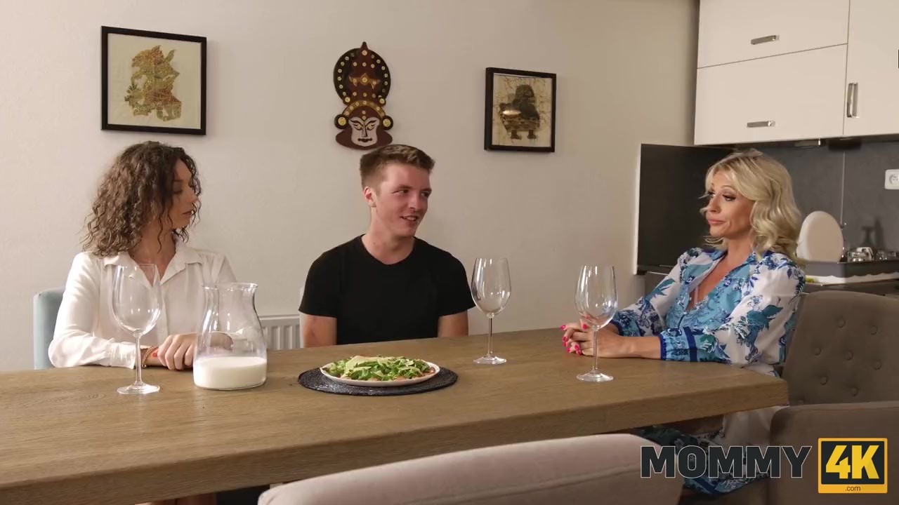 MOMMY4K. Masturbating Mom to the Rescue. Hot sex with Brittany Bardot - 無料セックスビデオ - RedTube