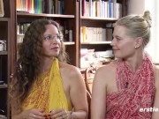 Ersties - Annikas intensive Tantramassage für Isabellas Klitoris 6/16