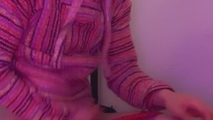 femboy maxi strips, jerks off and fingers butt !! 😝