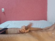 Masturbando frente da minha irmã 16/16