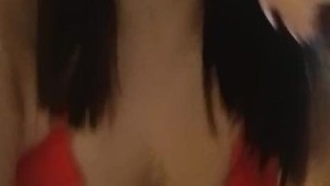 Milf calinte jugando solita