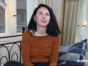 Ersties - Niedliche Joana masturbiert mit Vibrator 16/16