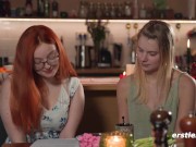 Ersties - Blondine Jolien folgt den Anweisungen von Iva 15/16