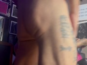 Me la follo en el estudio de tatuajes y después en el dormitorio ella me cabalga.. To be continued💦 7/16