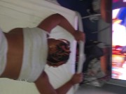 J'ai chevauché mon prof et il m'a pri en levrette 9/16