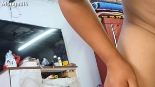 Pasando solo en casa y mastbandome rico