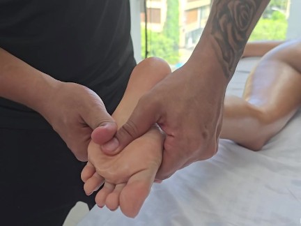 A CLIENT COMES FOR HER RELAXING MASSAGE AND I GIVE HER A GOOD FUCK thumbnail