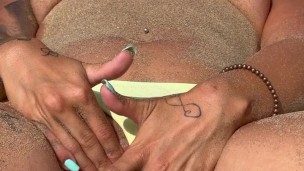 I Masturbated In The Desert, But A Stranger Discovered Me😳