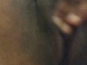 Un collègue m'a surpris en train de jouer avec ma chatte lors d'un voyage d'affaires 💦 12/16