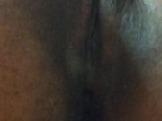 Un collègue m'a surpris en train de jouer avec ma chatte lors d'un voyage d'affaires 💦 3/16