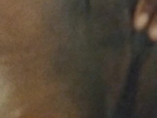 Un collègue m’a surpris en train de jouer avec ma chatte lors d’un voyage d’affaires 💦