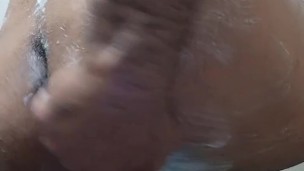 නාන වේලාවෙදි පුක (wile tha bath my asshole )