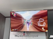 TE LA CHUPAMOS PAPI? Rommies te chupan la verga mientras juegas Mario kart 4/16