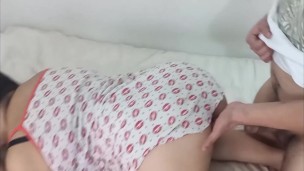 Esposa Puta En Alquiler Vendida Al AMigo De Su Marido Por Dinero Le Encanta El Swinger Y El Cuckold