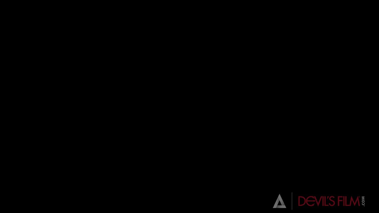 DEVILS FILM - Two Horny Swinger Couples Have A Wild Foursome Fuck In Front Of A House - Vidéo de sexe gratuite - RedTube