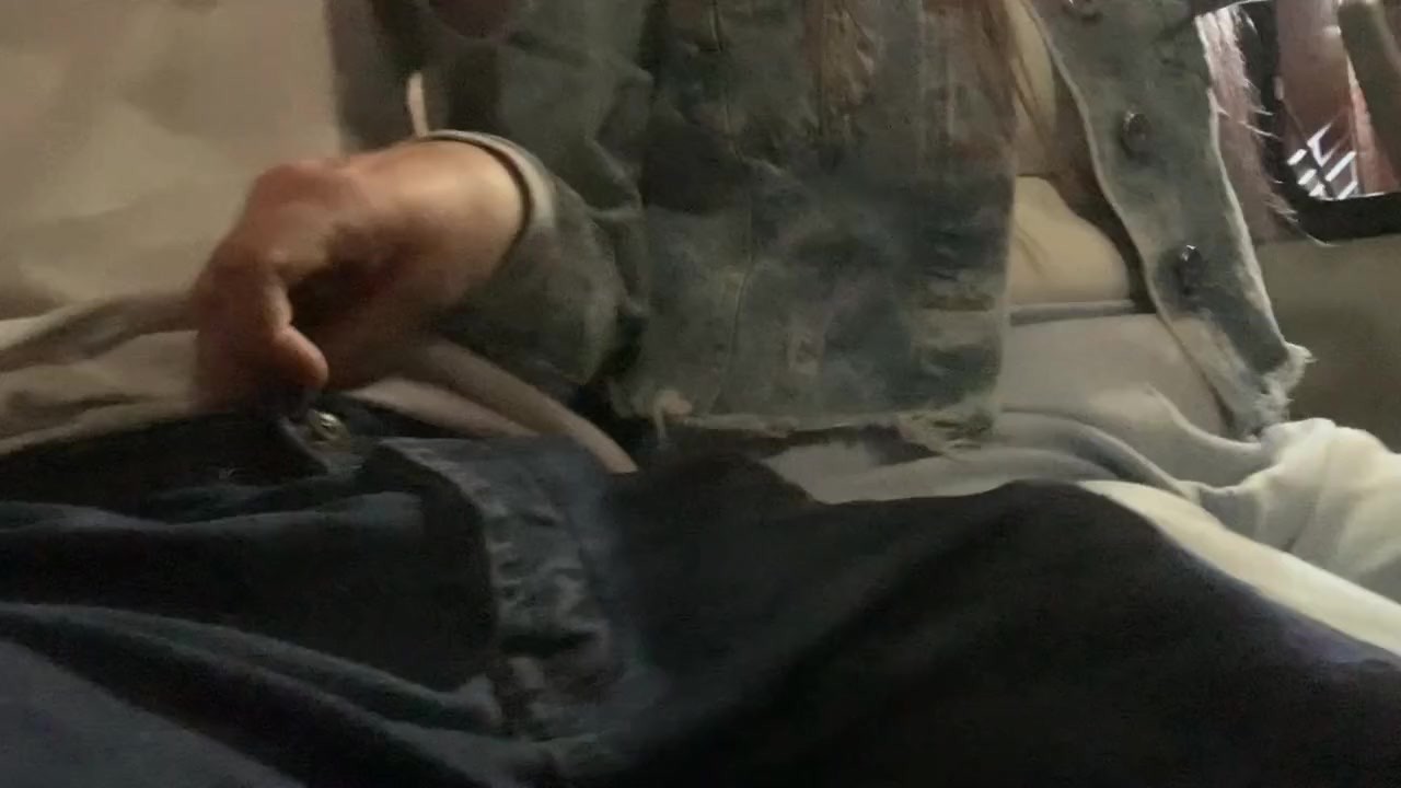 Public flash dick on bus and unknown girl wants to touch - Vidéo de sexe gratuite - RedTube