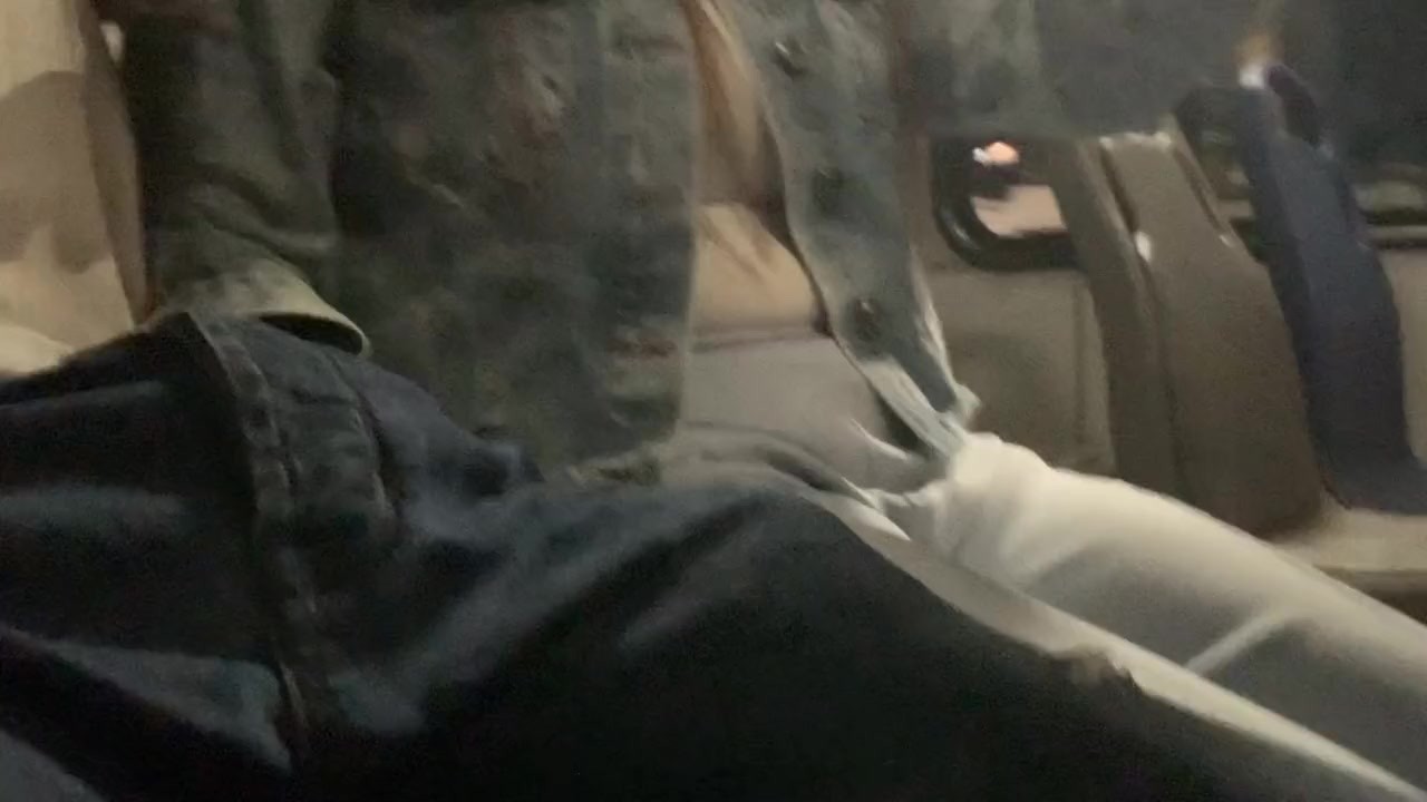 Public flash dick on bus and unknown girl wants to touch - Vidéo de sexe gratuite - RedTube