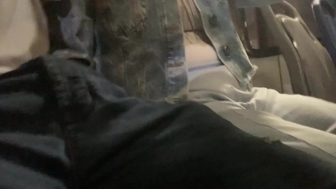 Public flash dick on bus and unknown girl wants to touch - Vidéo de sexe gratuite - RedTube