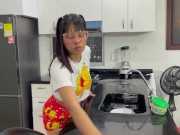 me cojo rico ala hermanastra de mi novia a cambio de no contarle nada a mi novia 1/16