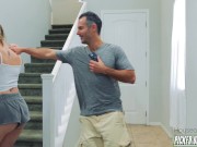 Jogging Pornstar Fucks a random fan for a ride 2/16