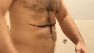 HAIRY MUSCLE BEAR FLEXING COMPILATION!