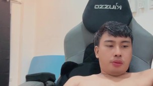 Bored kaya nagjakol na lang.