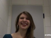 Ersties - Lesbischer Spaß mit Vibro-Eier in der Umkleide und versteckt in der Ubahn 4/16