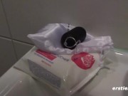 Ersties - Lesbischer Spaß mit Vibro-Eier in der Umkleide und versteckt in der Ubahn 9/16