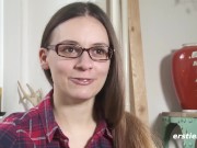 Ersties - Liebeskugeln für Lenas glatte Vagina bringt sie zur doppelten Stimulation 5/16