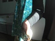 Жена изменяет своему с его лучшим другом дома на диване. Настоящая неверная 2/16