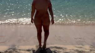 Sandy Girl Washing Her Precious Ass In The Sea🥵
